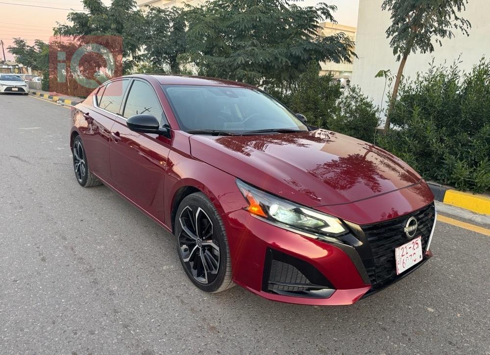 نيسان ألتيما